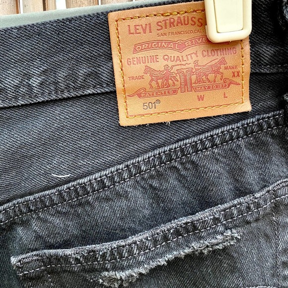 Levi’s 501 RARE Ultra Destroyed High Rise Skinny - Picture 6 of 10